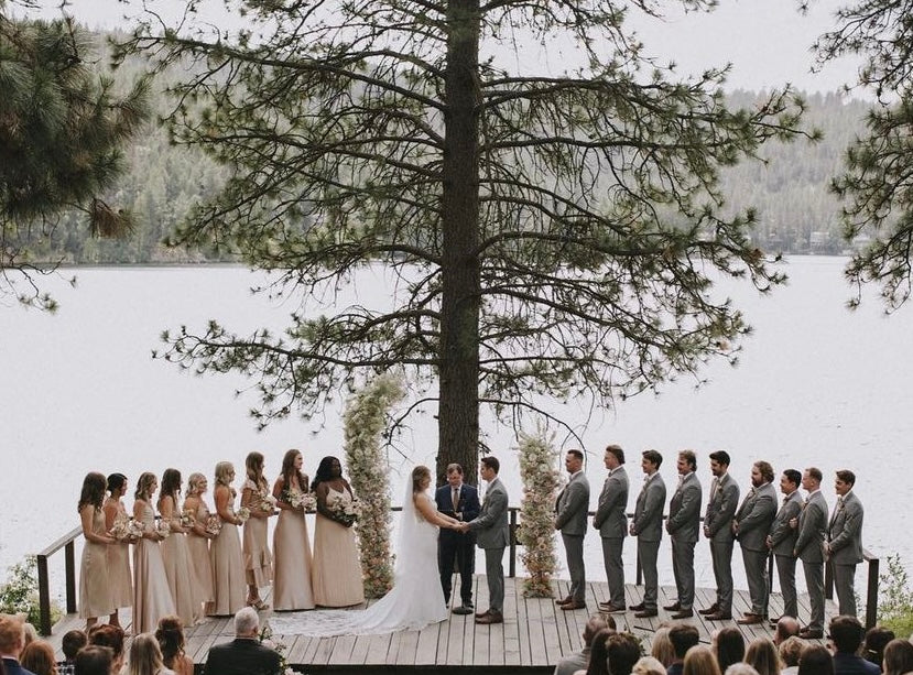Lakeside wedding with elegant florals by Daisies in May at Zephyr Lodge
