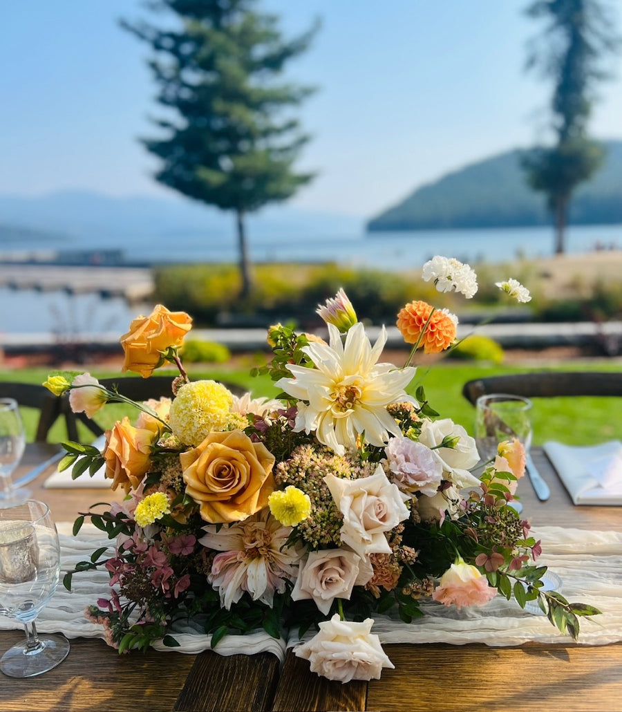 Elkins Resort wedding reception tabletop floral arrangement by Daisies in May, Spokane wedding florist