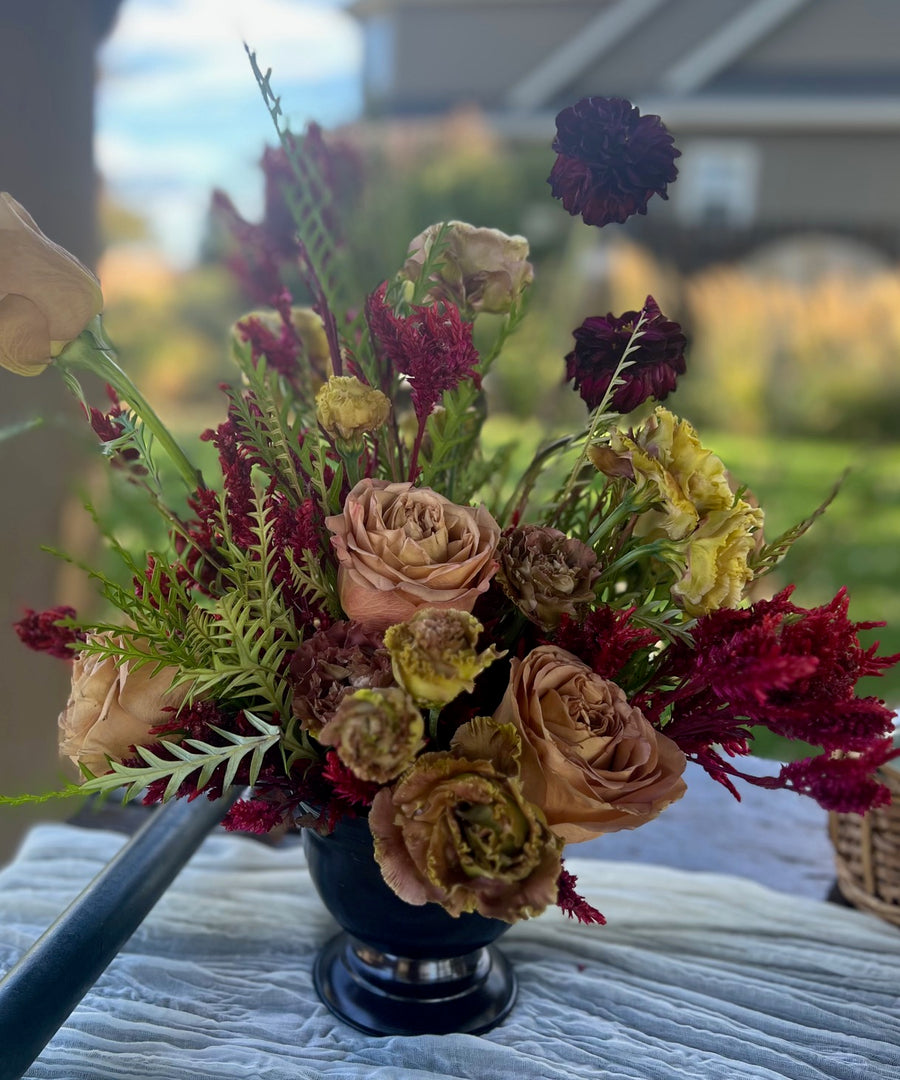 Lisianthus Centerpiece by Daisies in May a Spokane Washington wedding florist